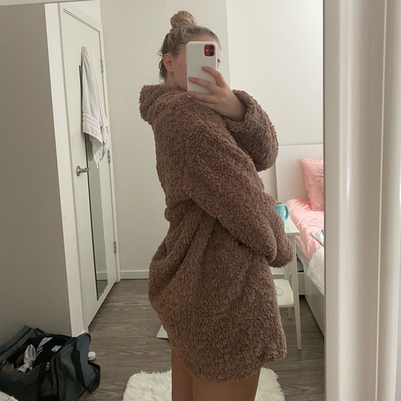 aritzia brown faux fur coat - Picture 3 of 5